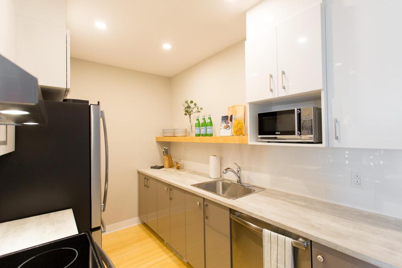 Trendy Little Italy 3 Bedroom Condo By Den Stays Montréal Extérieur photo